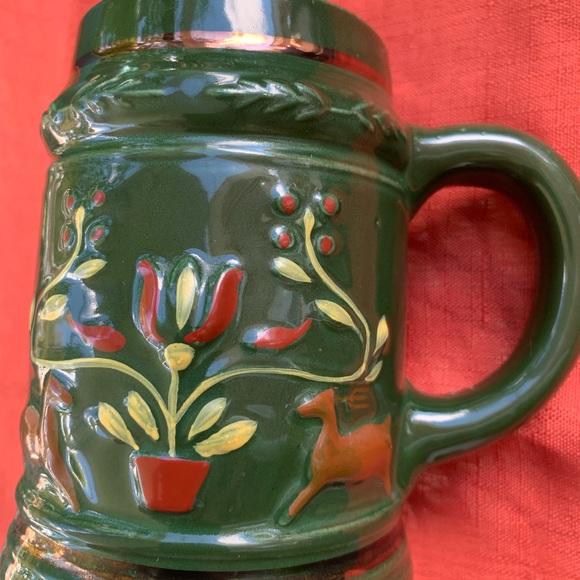 Pennsylvania Dutch Pottery mug, green with deer - Picture 5 of 7